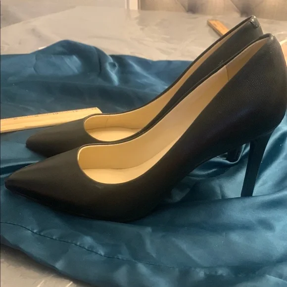 Nine West Black Pointed-Toe Heels - Picture 7 of 7